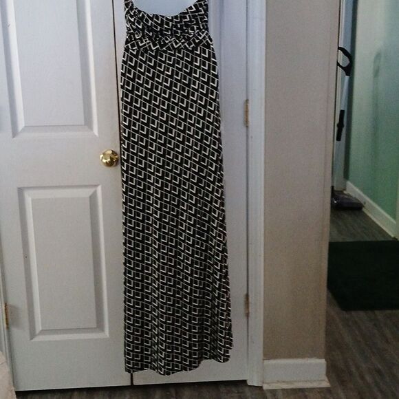 White House Black Market black white halter maxi dress Sz 8 - Picture 6 of 8